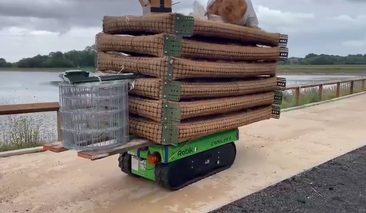 Cingolato trainatore elettrico material handling solution