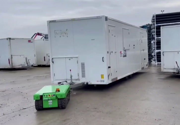 Cingolato trainatore elettrico material handling solution